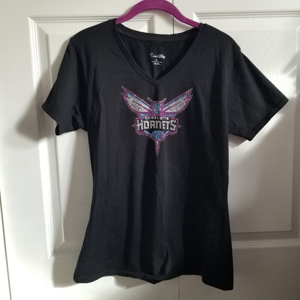 Charlotte Hornets Women's T-Shirt Medium Black Blue Purple Logo Rhinestones